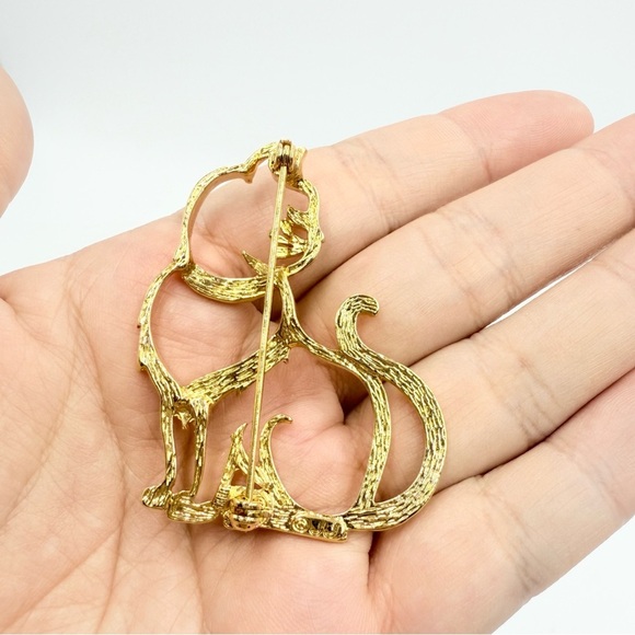 JJ Cat Gold Tone Outline Cutout Rhinestone Collar Brooch - Picture 4 of 8